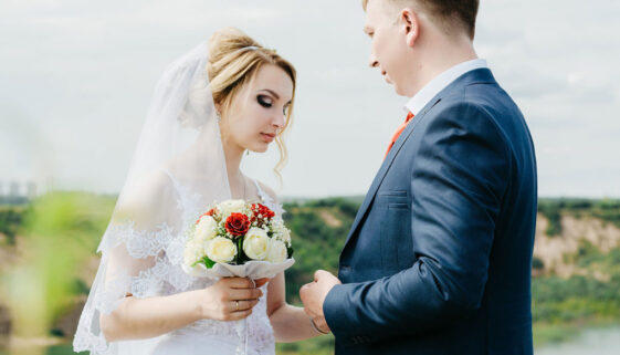 Josh & Kate’s Teary First Look